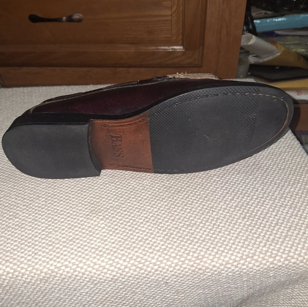 Classic Bass Burgundy QuimbyTassel Loafers for Men In A Size 13M. EUC.